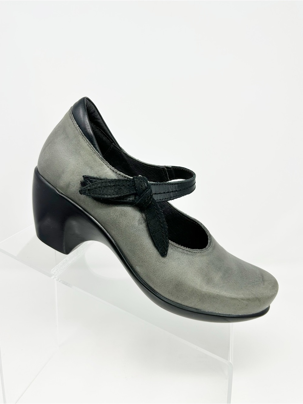 Naot Pleasure Mary Jane Pumps Womens Gray Black Strap Block Heel Comfort Size 37